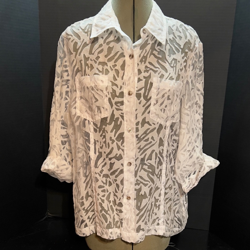 Medium-size shirt, cutout design. Beautiful!